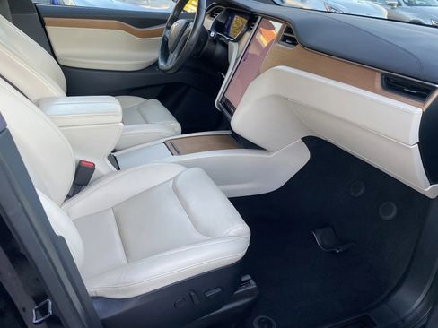Used 2020 Tesla Model X Long Range image 6