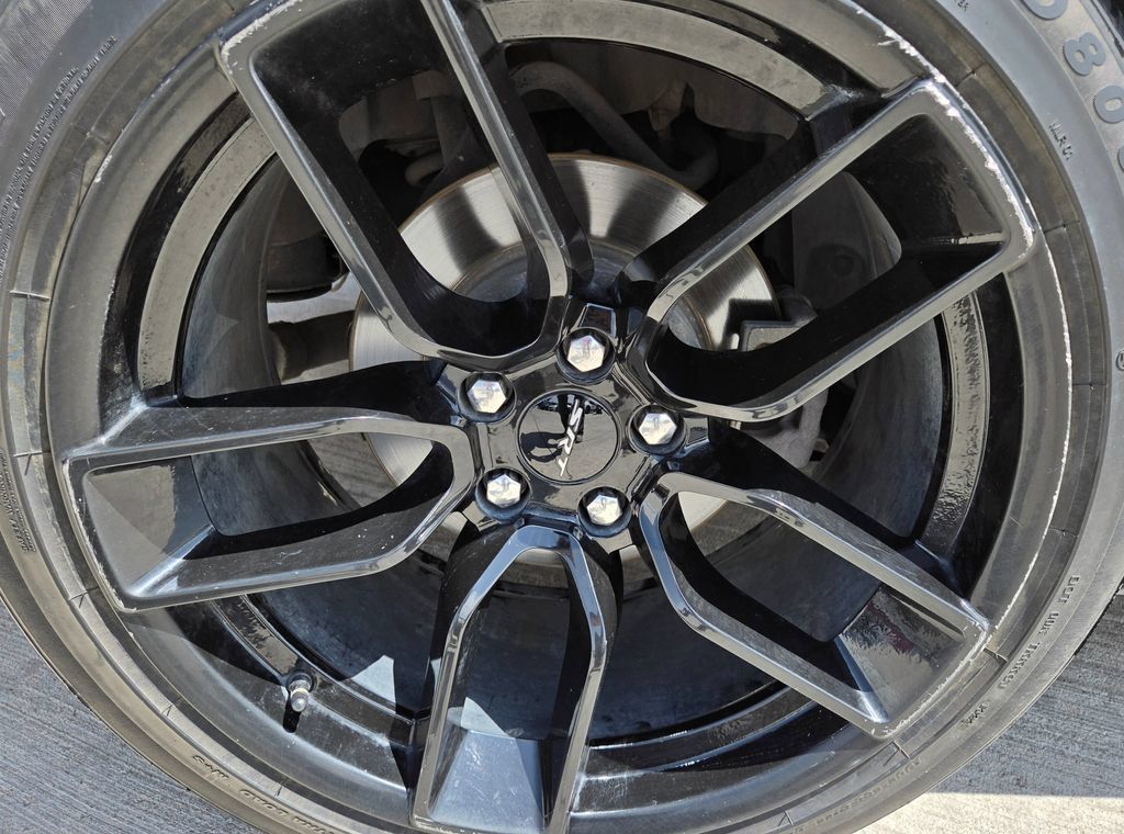 Used 2018 Dodge Challenger SXT RWD image 10