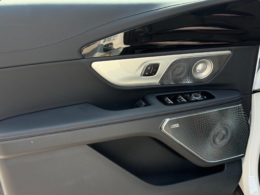 New 2026 Lincoln Nautilus Reserve AWD/4WD image 21