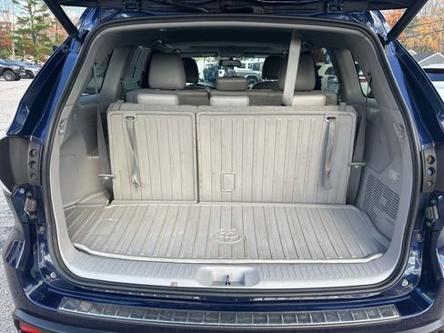 Used 2016 Toyota Highlander XLE image 24
