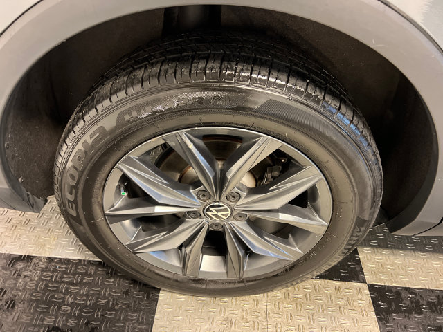 Certified 2023 Volkswagen Tiguan SE FWD image 15