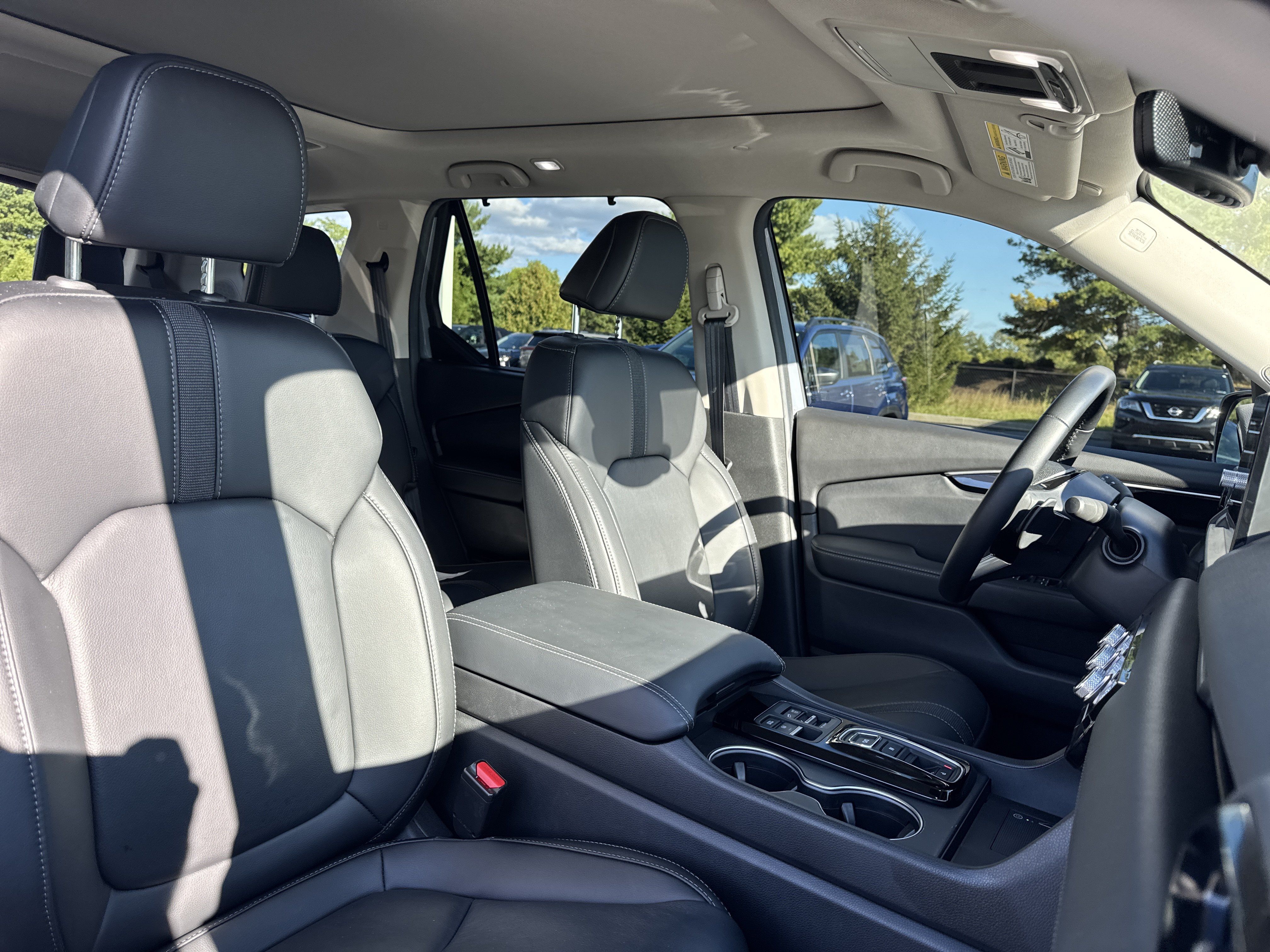 Used 2025 Honda Pilot Touring image 17