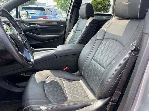Used 2024 Buick Enclave Avenir w/ Avenir Technology Package AWD/4WD image 26