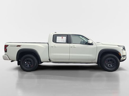Used 2025 Nissan Frontier PRO-4X image 6