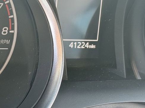 Used 2024 Toyota Camry SE image 9