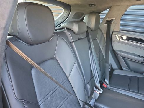 New 2026 Porsche Cayenne GTS image 21