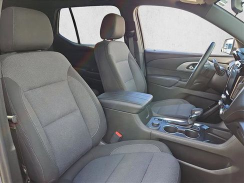 Used 2023 Chevrolet Traverse LT image 21