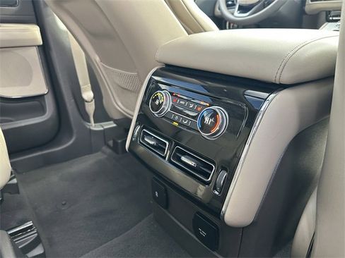 Certified 2023 Lincoln Aviator Standard w/ Premium Package image 39