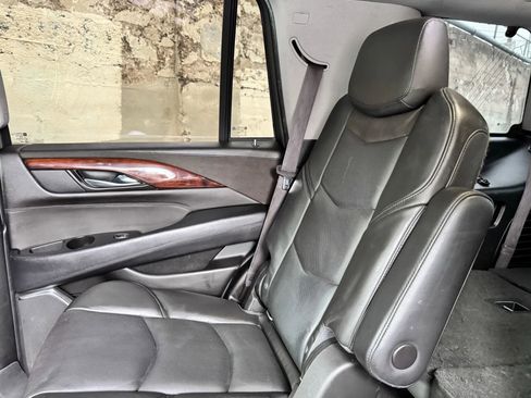 Used 2015 Cadillac Escalade Premium AWD/4WD image 28