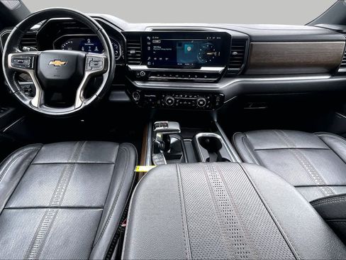 Used 2023 Chevrolet Silverado 1500 High Country w/ Z71 Off-Road Package AWD/4WD image 16