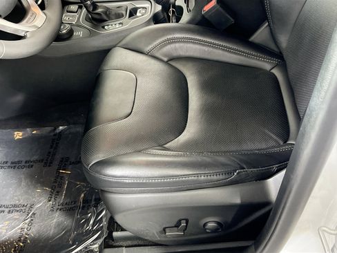 Used 2022 Jeep Cherokee Latitude Lux image 18