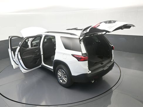 Used 2023 Chevrolet Traverse LT image 65