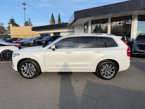 Used 2018 Volvo XC90 T6 Momentum w/ Convenience Package image 2