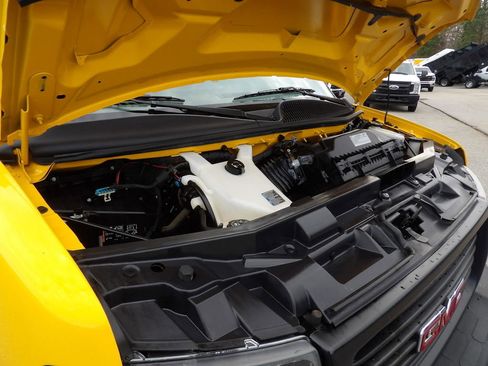 Used 2021 GMC Savana 3500 Extended w/ Power Convenience Package image 30