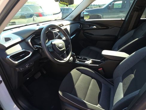 Used 2022 Chevrolet TrailBlazer LT w/ Driver Confidence Package FWD image 8