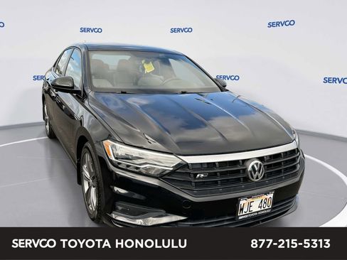 Used 2020 Volkswagen Jetta R-Line w/ R-Line Cold Weather Package FWD image 1