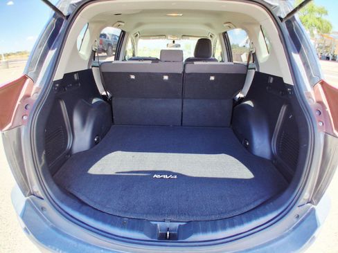 Used 2015 Toyota RAV4 LE FWD image 16