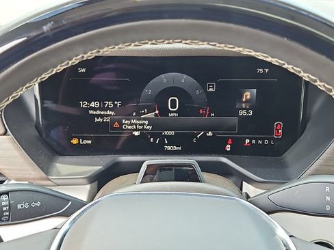 Used 2025 GMC Acadia Denali w/ Super Cruise Package FWD image 24