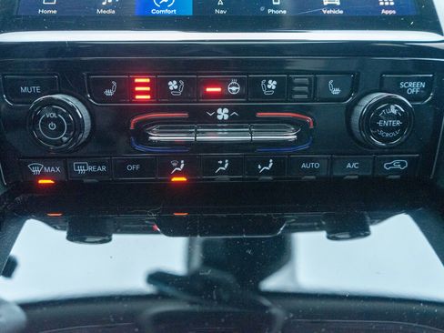 Used 2023 Jeep Grand Cherokee L Limited w/ Luxury Tech Group II image 20