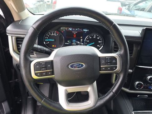 Used 2024 Ford Expedition XLT RWD image 9