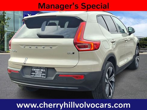 Certified 2025 Volvo XC40 B5 Ultra w/ Protection Package Premier image 6