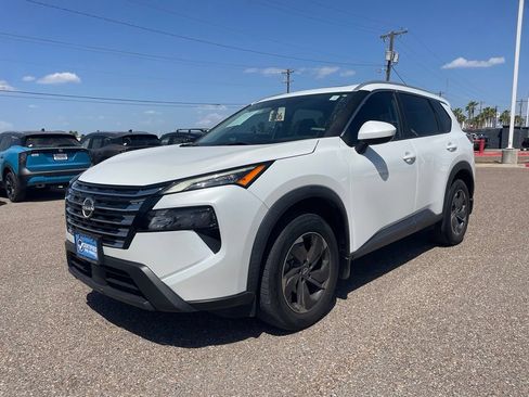 Certified 2024 Nissan Rogue SV w/ SV Premium Package FWD image 3