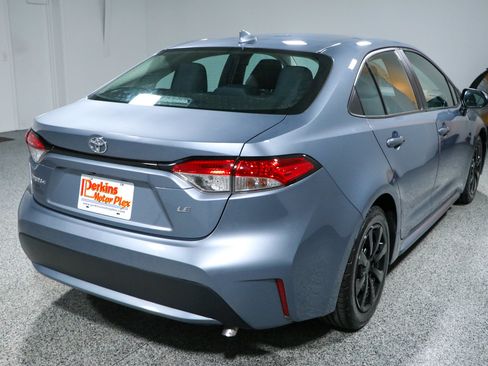 Used 2020 Toyota Corolla LE FWD image 7