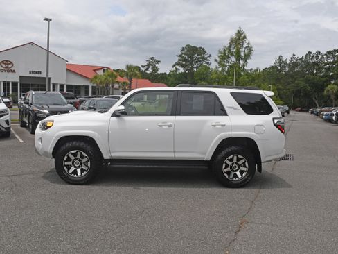 Certified 2024 Toyota 4Runner TRD Off-Road Premium w/ Moonroof Package AWD/4WD image 2