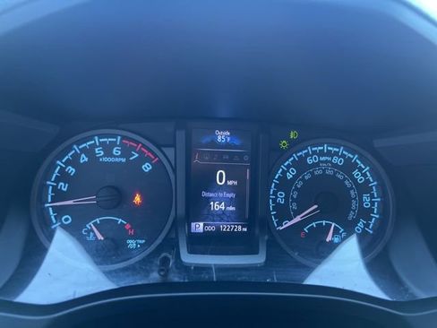 Used 2019 Toyota Tacoma TRD Off-Road image 31