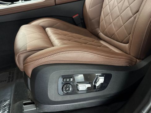 Used 2023 BMW X7 xDrive40i w/ M Sport Package image 14