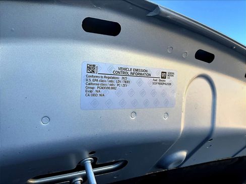 Certified 2023 Chevrolet Bolt EUV LT w/ Convenience Package image 32