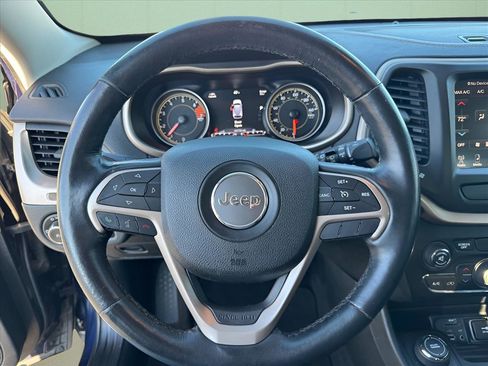 Used 2016 Jeep Cherokee Limited image 20