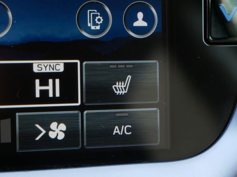 Used 2024 Subaru Outback Premium image 29