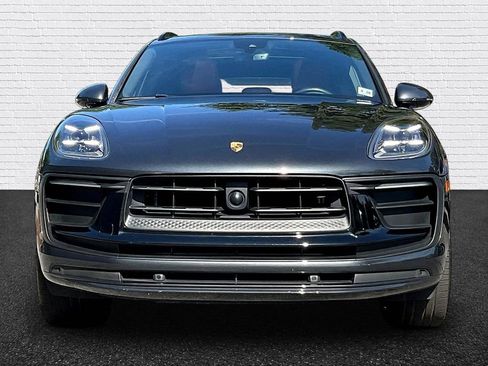 Used 2023 Porsche Macan AWD/4WD image 2