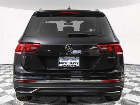 Used 2023 Volkswagen Tiguan SE w/ Panoramic Sunroof Package image 19