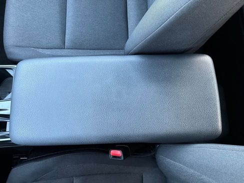 Used 2025 Toyota Camry LE image 33