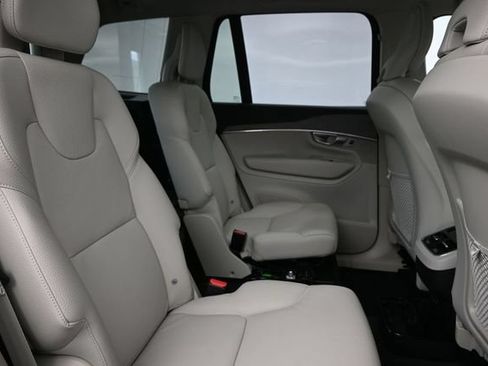 Used 2024 Volvo XC90 B6 Plus w/ Protection Package Premier AWD/4WD image 12