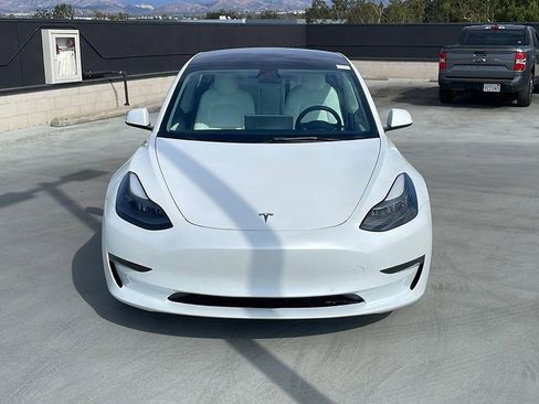Used 2022 Tesla Model 3 Standard Range image 8