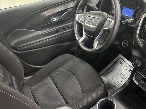 Used 2024 GMC Terrain SLE image 28