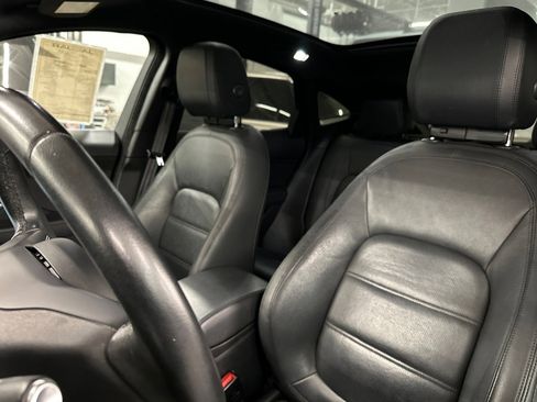 Used 2020 Jaguar E-PACE SE image 6