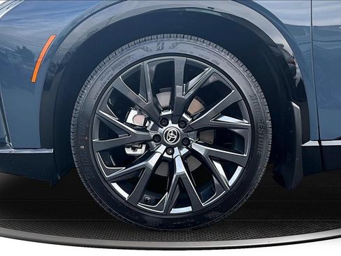 Used 2026 Toyota Crown Signia w/ Advanced Technology Package AWD/4WD image 33