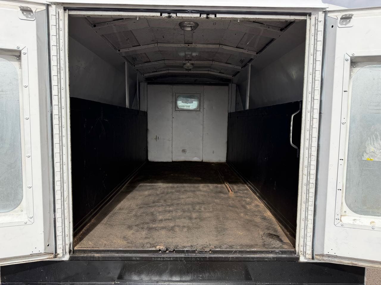 Used 2016 Chevrolet Express 3500 RWD image 21