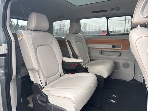 Used 2025 Volkswagen ID. Buzz 1st Edition image 13