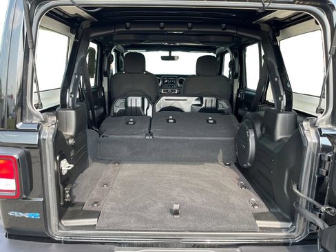 Used 2023 Jeep Wrangler Unlimited w/ Sun & Screen Package AWD/4WD image 30