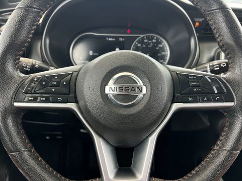 Used 2018 Nissan Kicks SR w/ Exterior Package FWD image 24