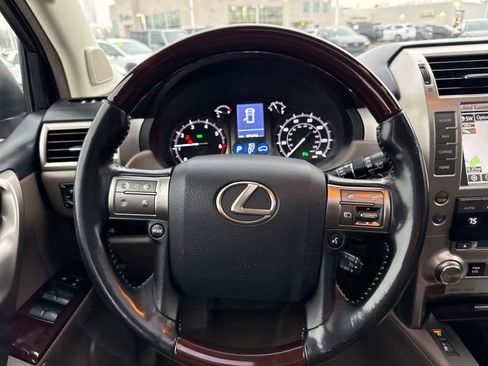Used 2019 Lexus GX 460 Premium AWD/4WD image 18