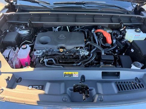 Used 2025 Toyota Highlander XLE image 31