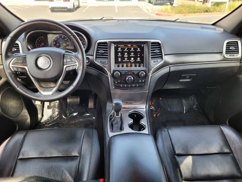 Used 2018 Jeep Grand Cherokee Limited w/ Luxury Group II AWD/4WD image 19