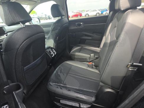 Used 2023 Kia Sorento SX AWD/4WD image 7