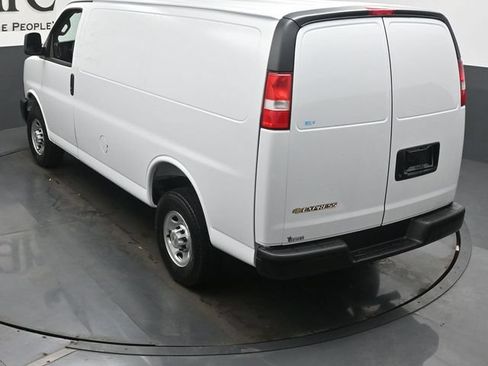 New 2026 Chevrolet Express 2500 w/ Driver Convenience Package RWD image 19